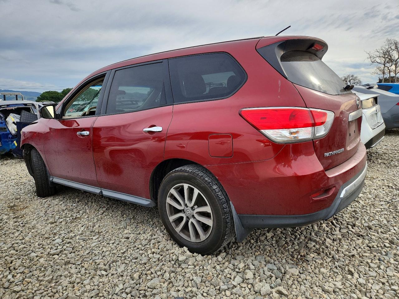 2013 NISSAN PATHFINDER S photo 2
