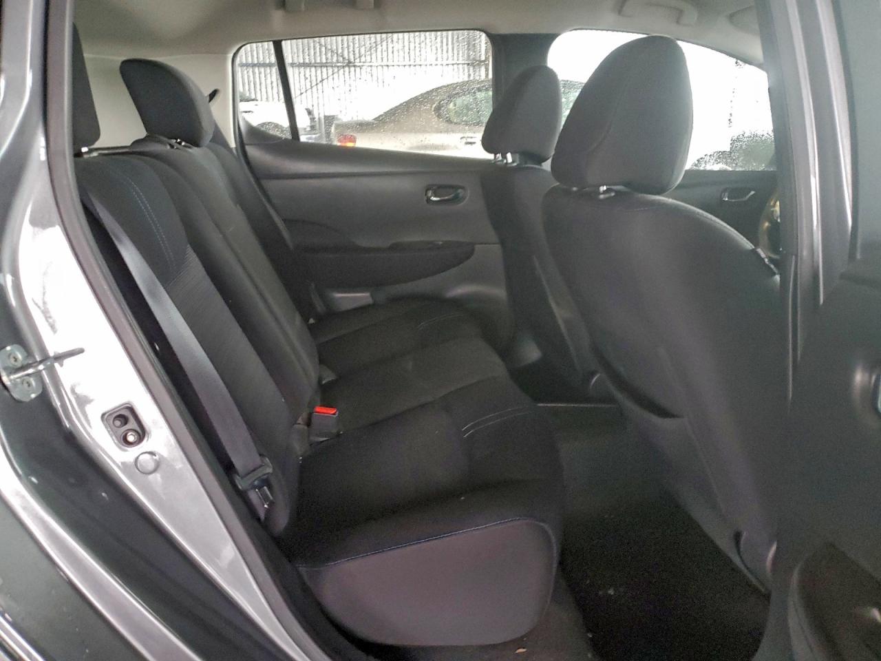 2019 NISSAN LEAF S photo 10