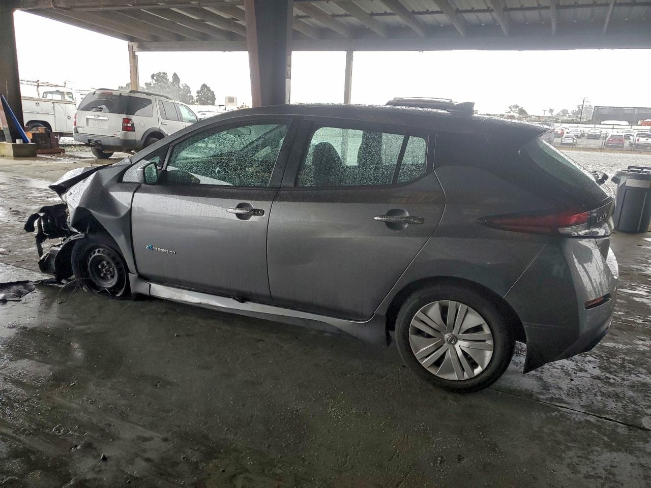 2019 NISSAN LEAF S photo 2
