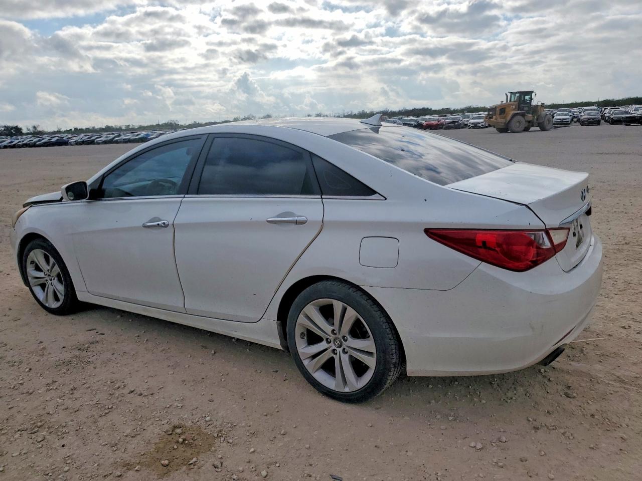 2011 HYUNDAI SONATA SE photo 3