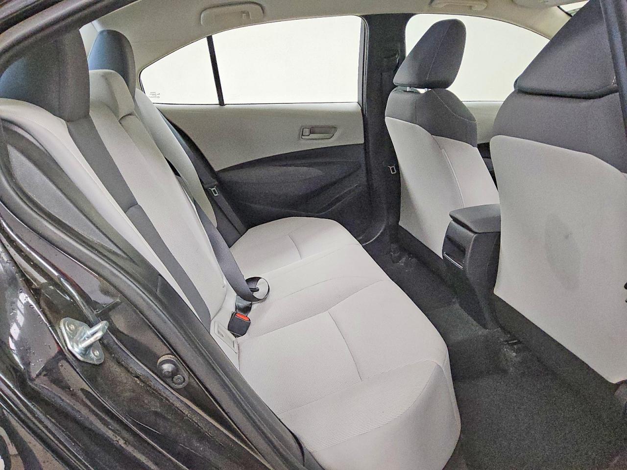 2022 TOYOTA COROLLA LE photo 10