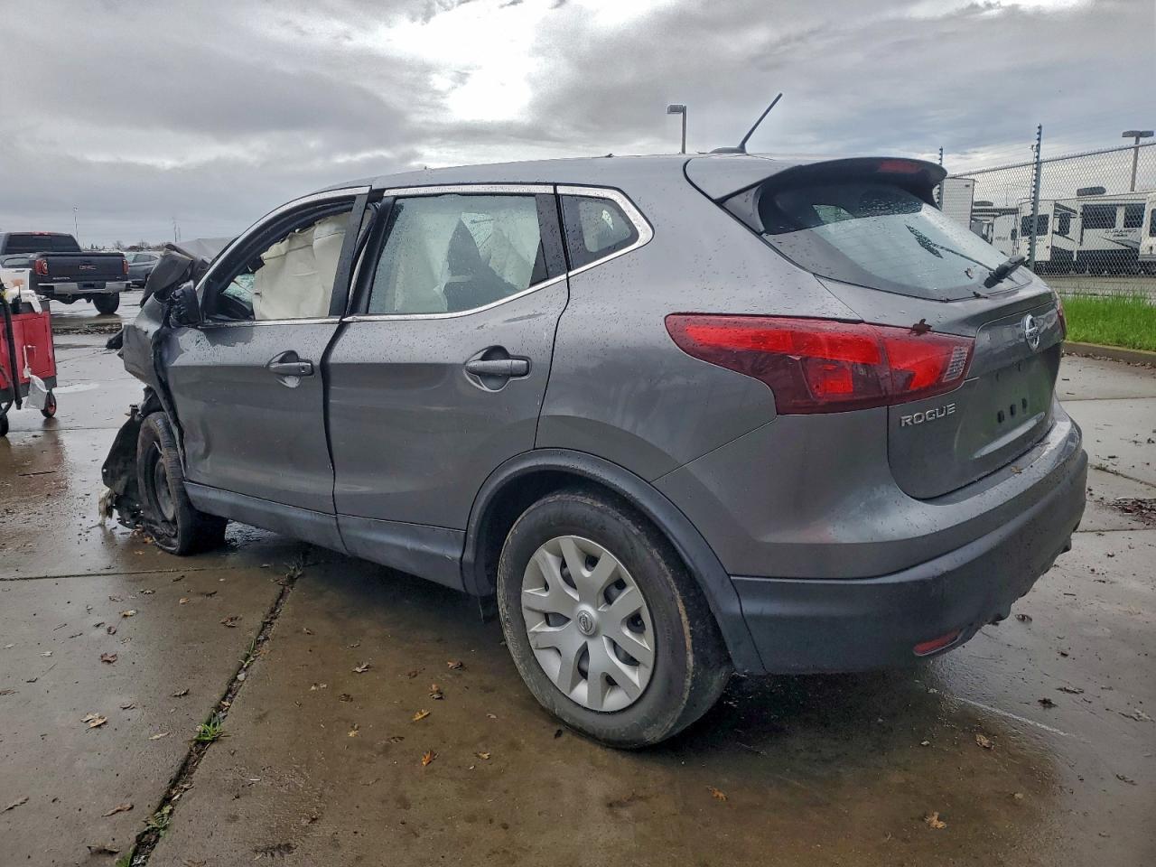 2019 NISSAN ROGUE SPORT S photo 2