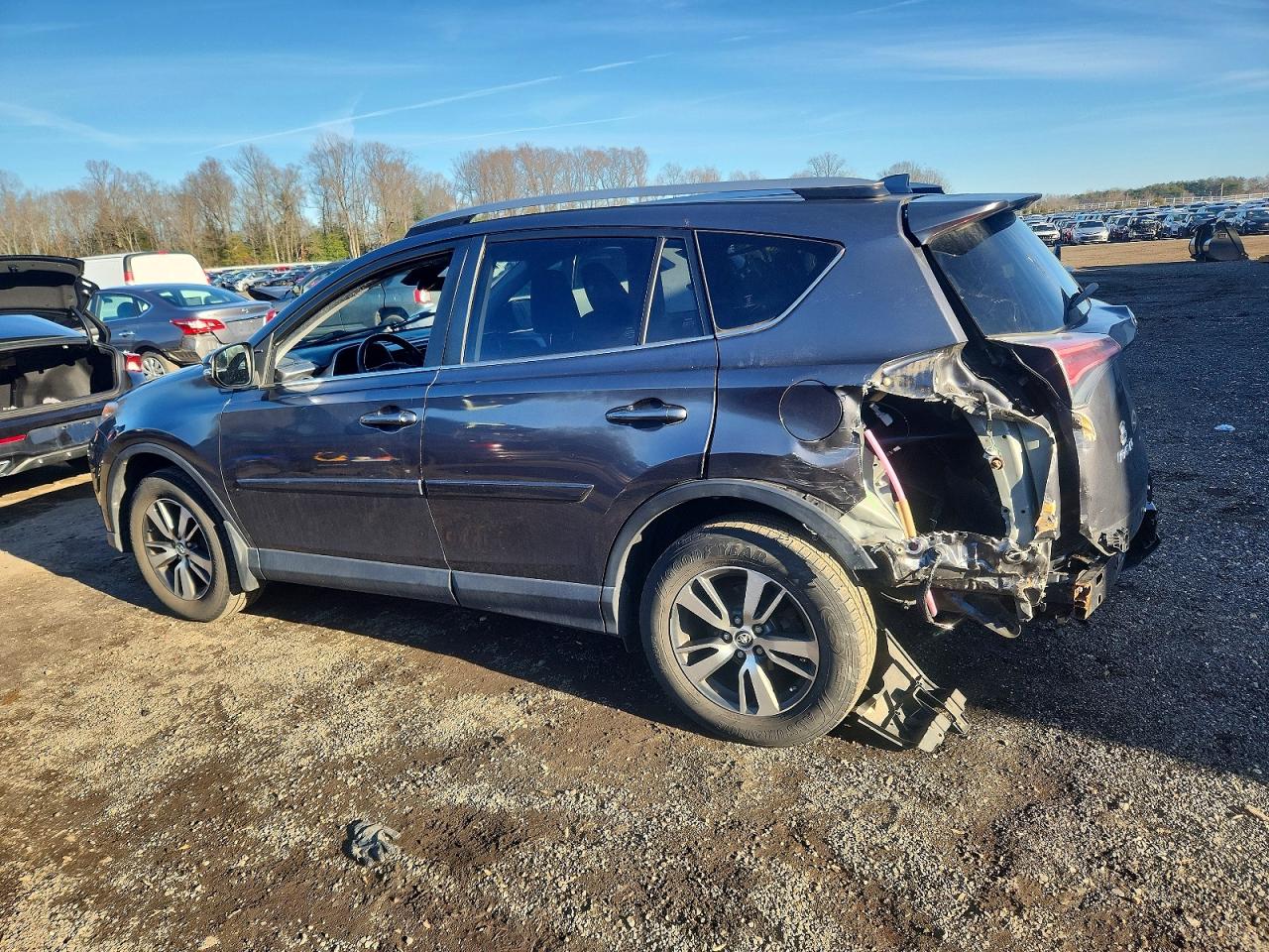 2017 TOYOTA RAV4 XLE photo 3