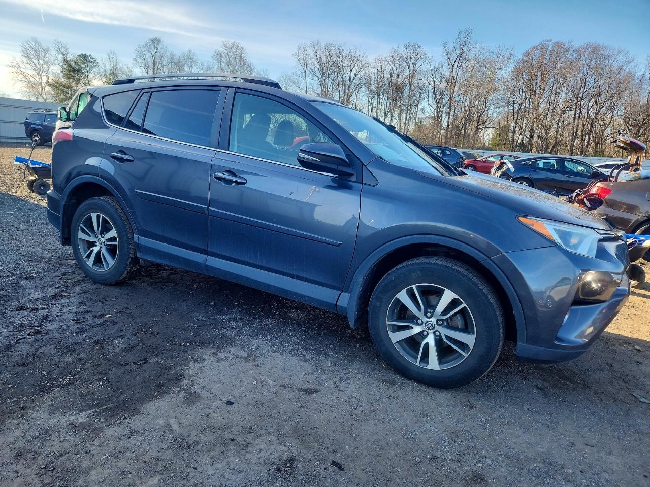 2017 TOYOTA RAV4 XLE photo 7