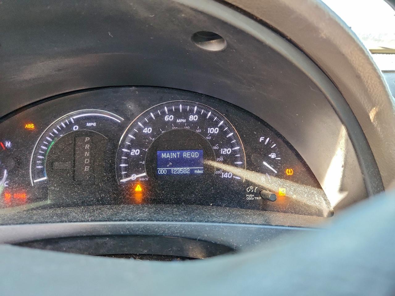 2010 TOYOTA CAMRY HYBRID photo 17
