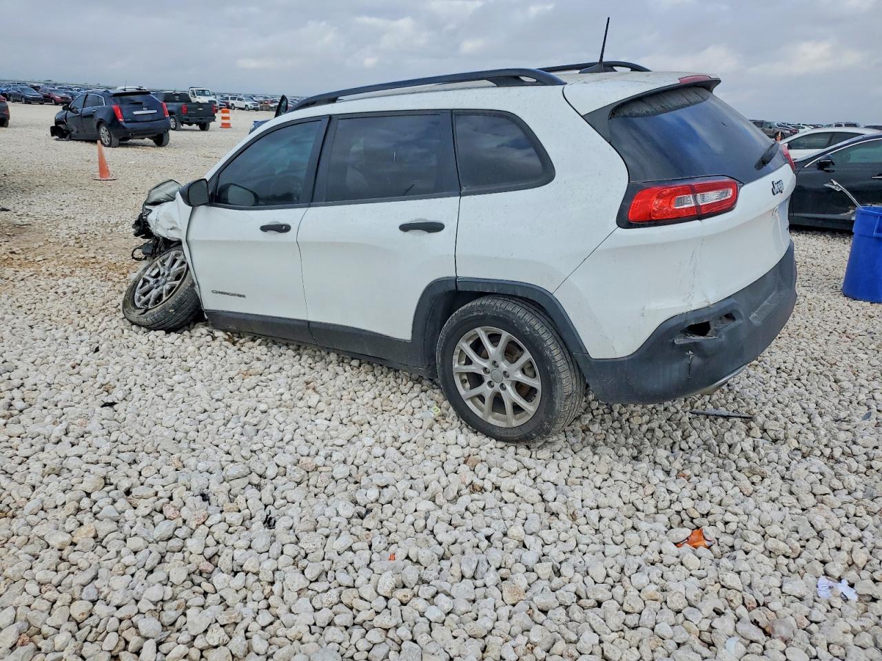 2017 JEEP CHEROKEE SPORT photo 4
