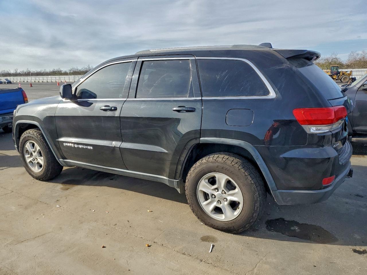 2014 JEEP GRAND CHEROKEE LAREDO photo 3