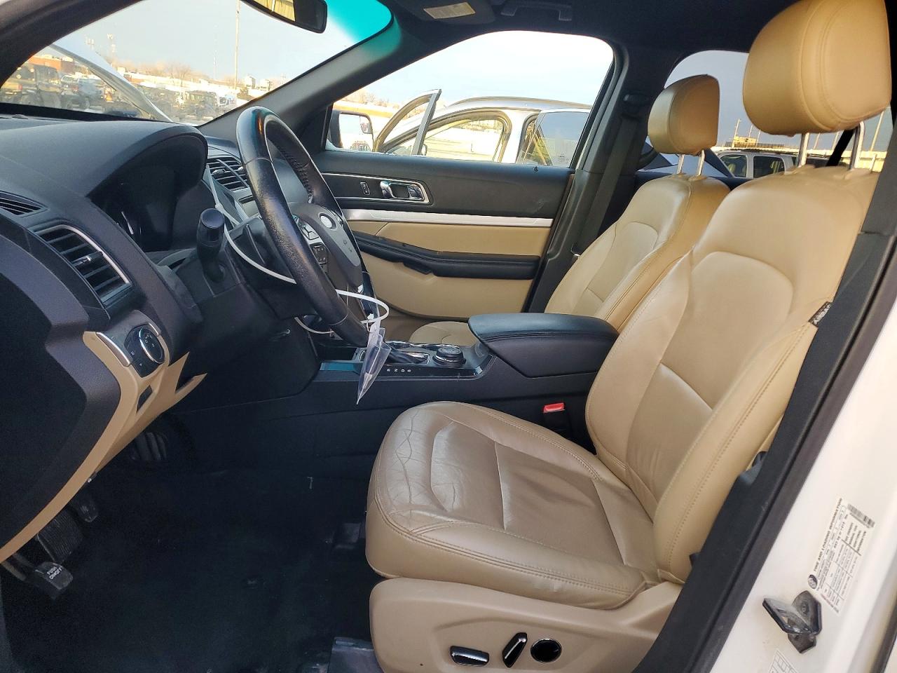 2016 FORD EXPLORER XLT photo 7