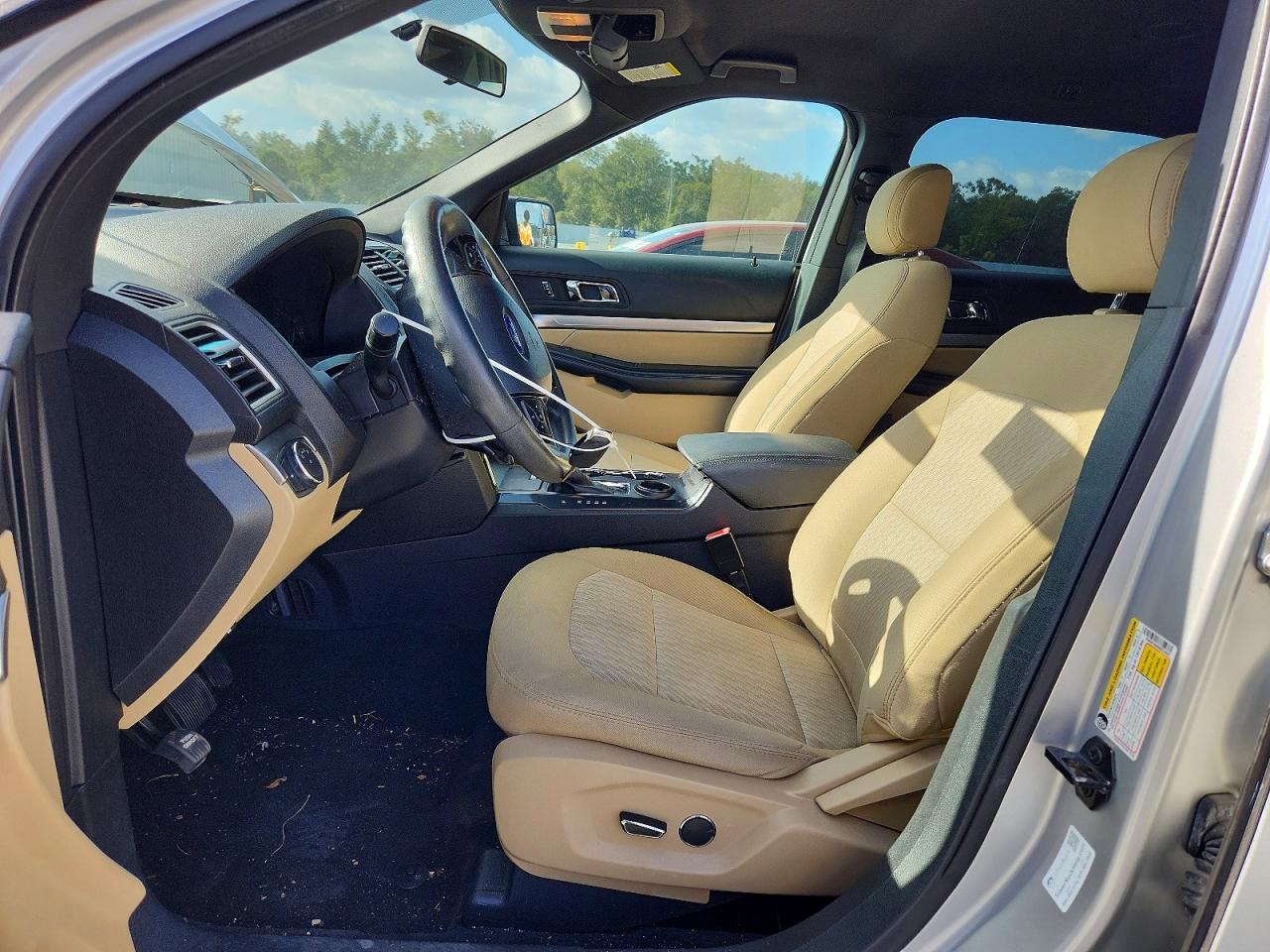 2017 FORD EXPLORER photo 7