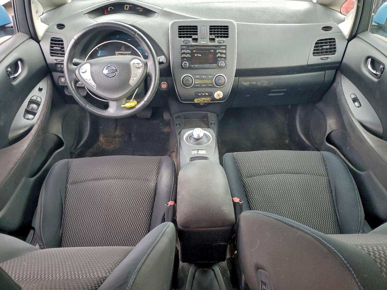 2015 NISSAN LEAF S photo 8