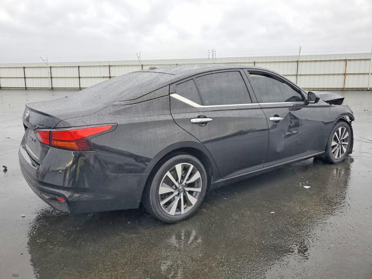 2019 NISSAN ALTIMA S photo 3