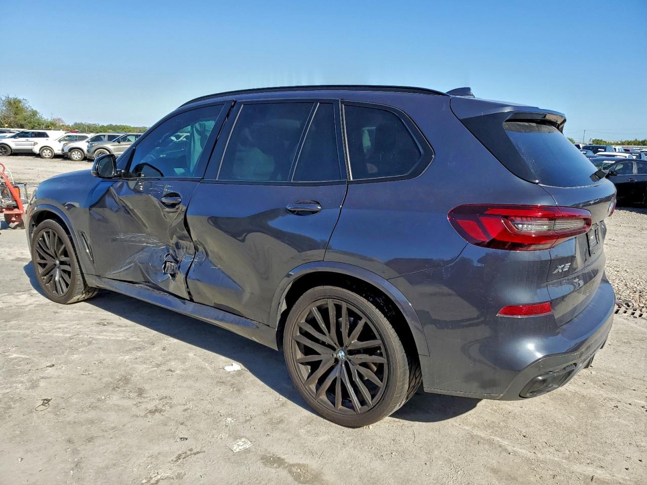 2022 BMW X5 XDRIVE40I photo 2