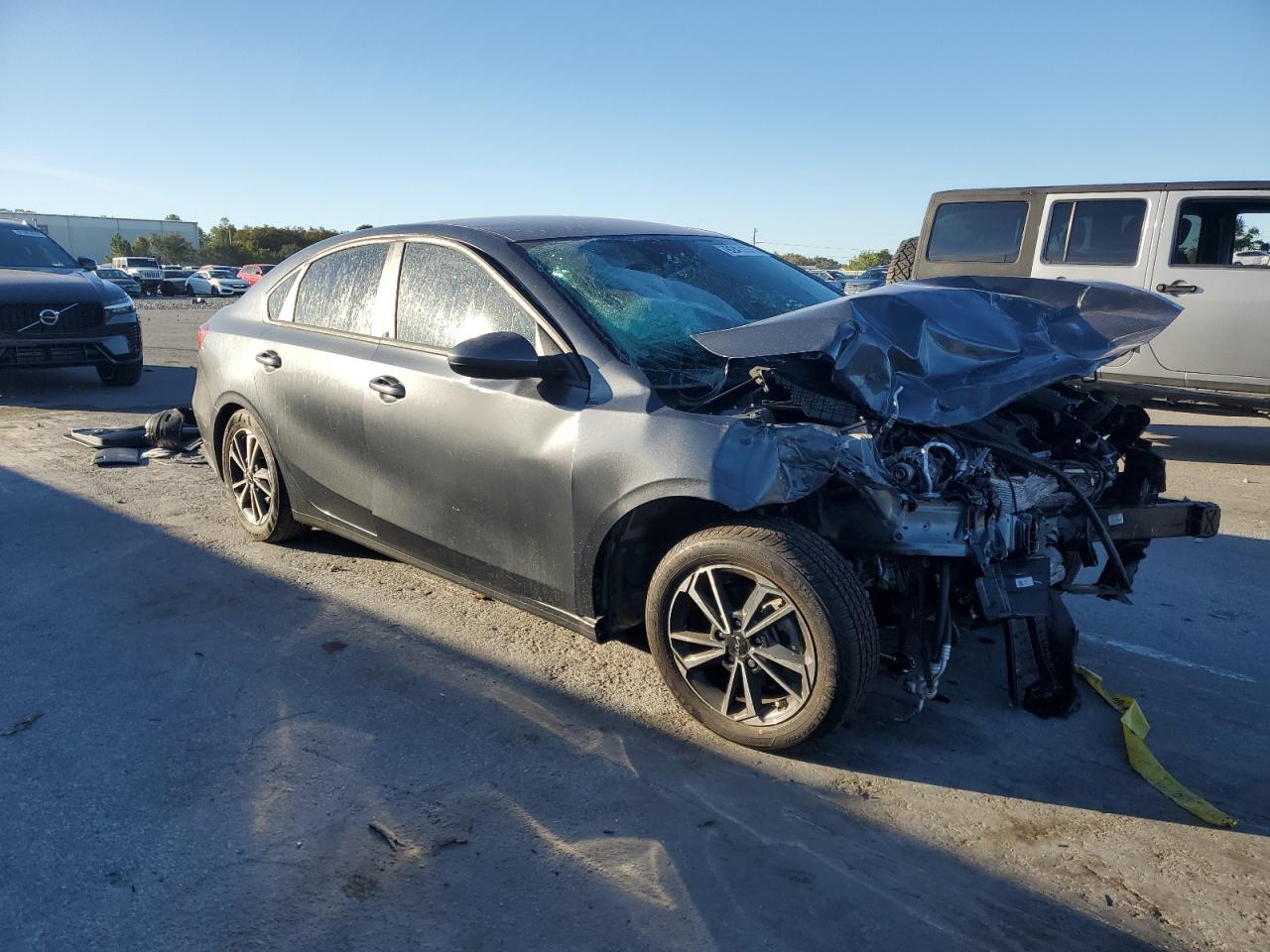 2023 KIA FORTE LX photo 4