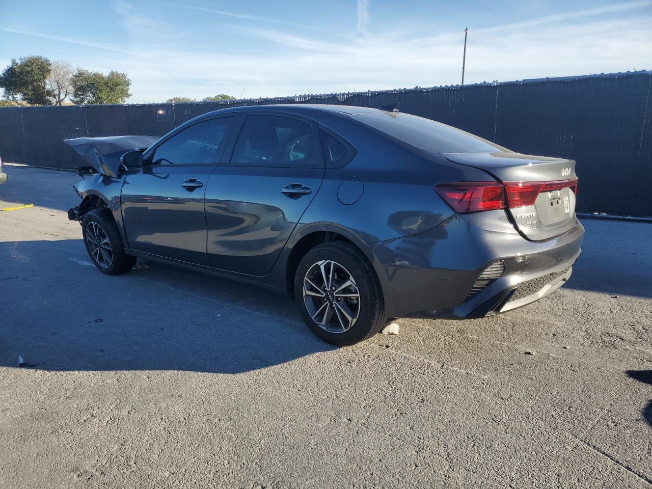 2023 KIA FORTE LX photo 2