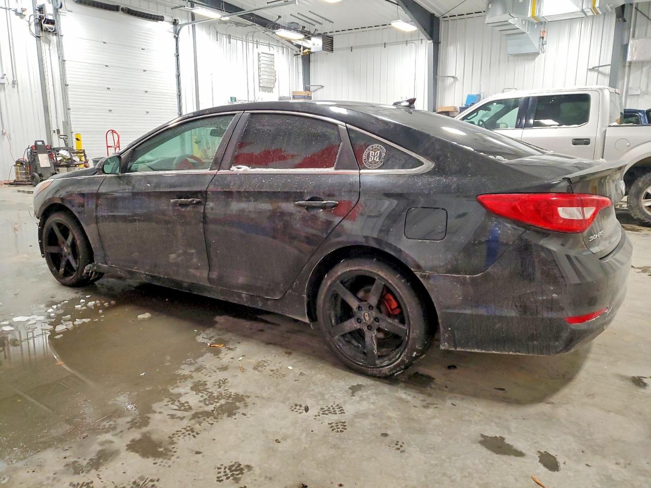 2015 HYUNDAI SONATA SE photo 2