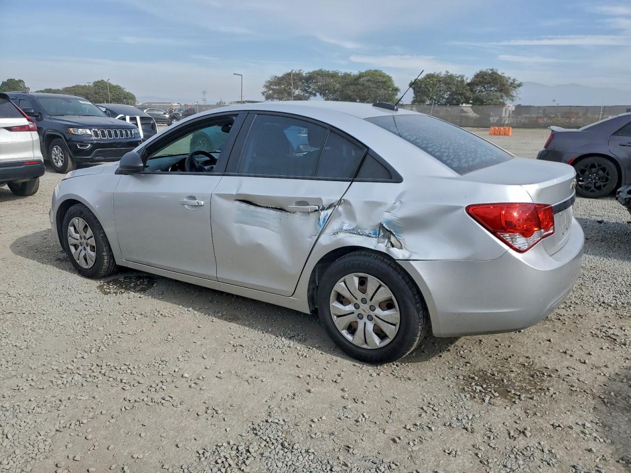 2016 CHEVROLET CRUZE LIMITED LS photo 2