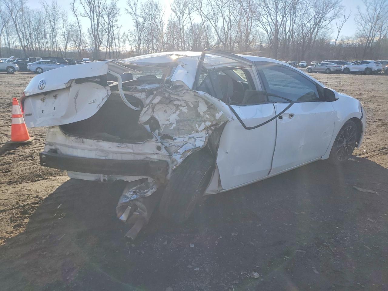 2016 TOYOTA COROLLA L photo 3