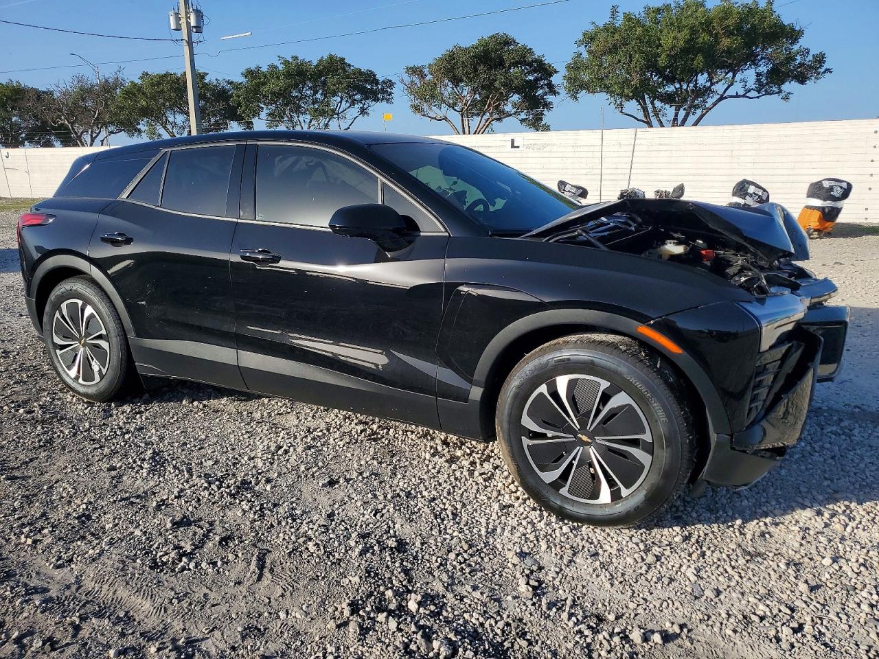 2025 CHEVROLET BLAZER LT photo 4