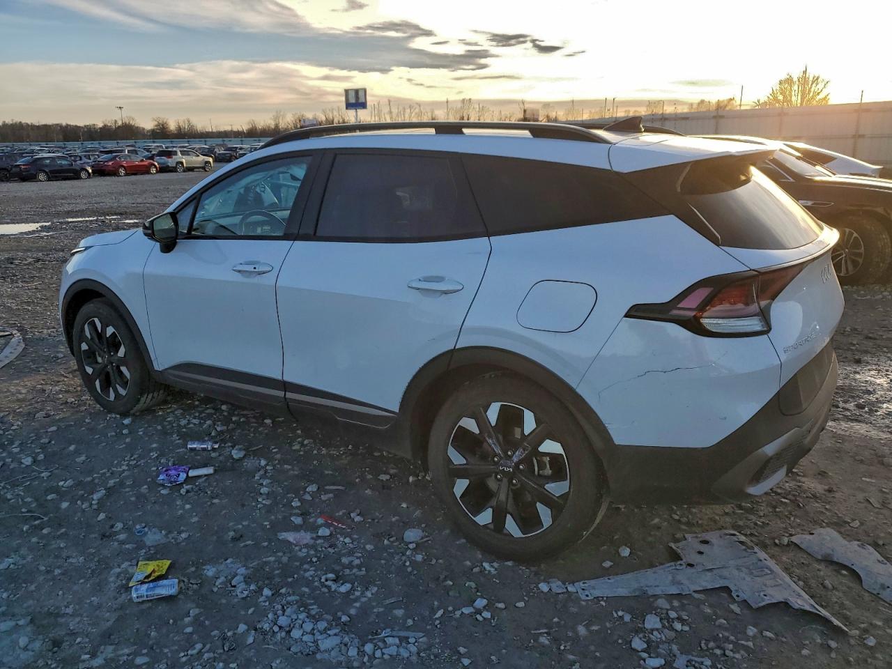 2023 KIA SPORTAGE X LINE photo 2