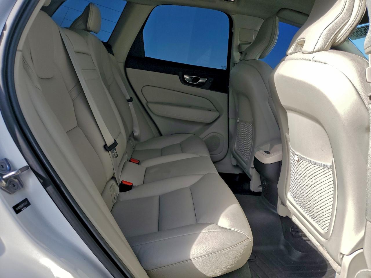 2021 VOLVO XC60 T5 MOMENTUM photo 11