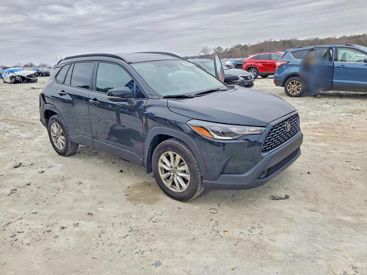 2023 TOYOTA COROLLA CROSS LE photo 4