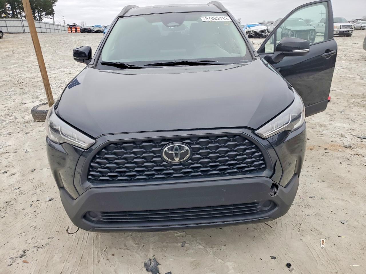 2023 TOYOTA COROLLA CROSS LE photo 5