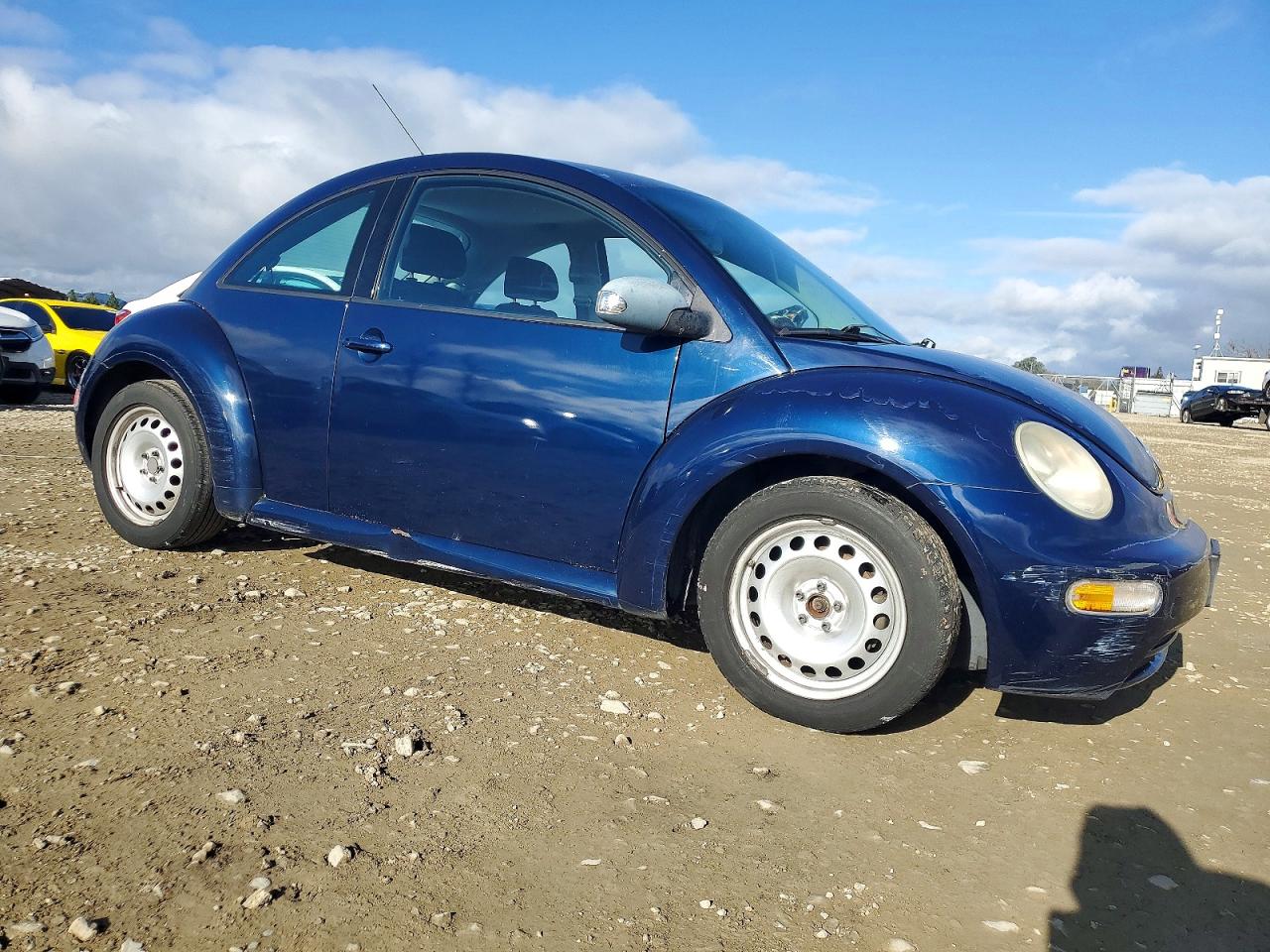 2004 VOLKSWAGEN NEW BEETLE GL photo 4