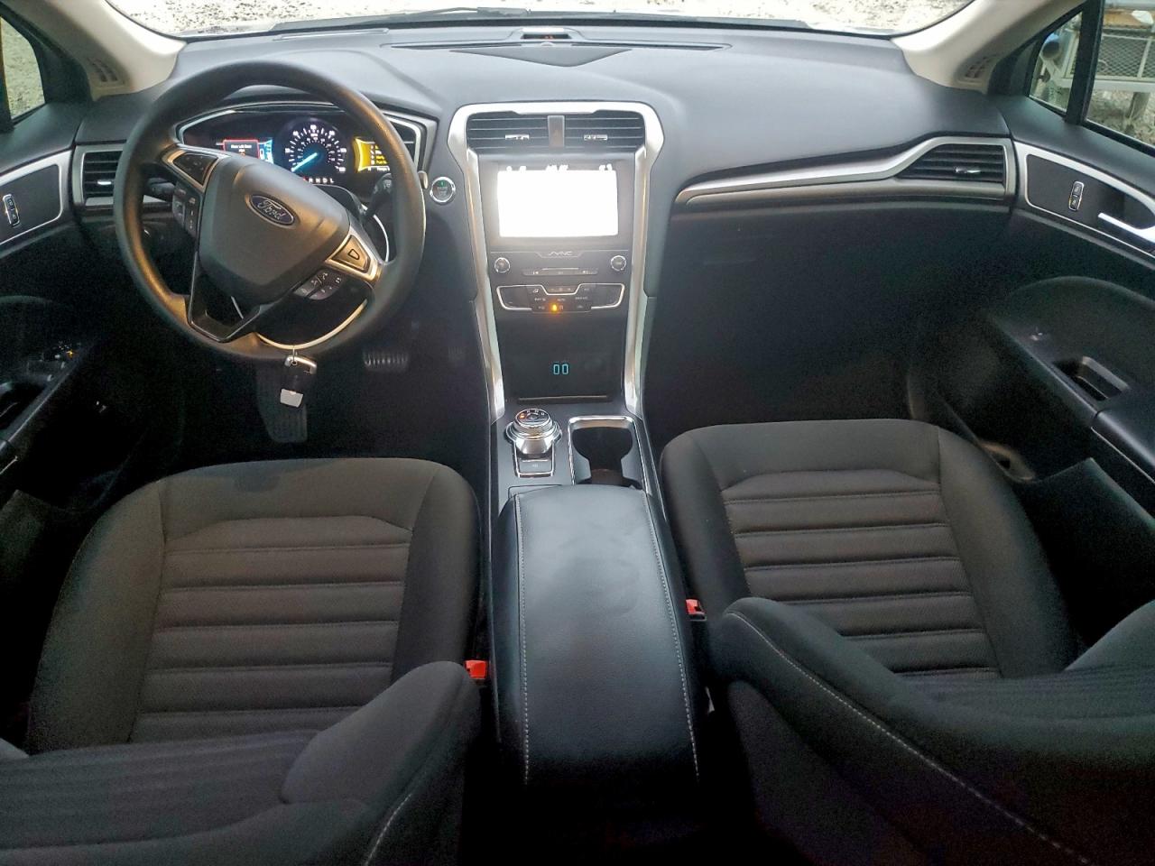 2019 FORD FUSION SE photo 8