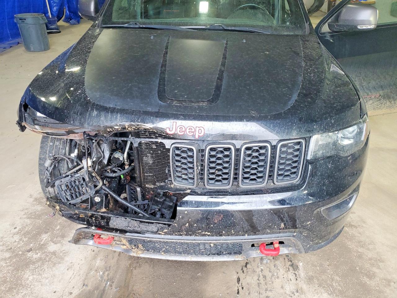2020 JEEP GRAND CHEROKEE TRAILHAWK photo 11