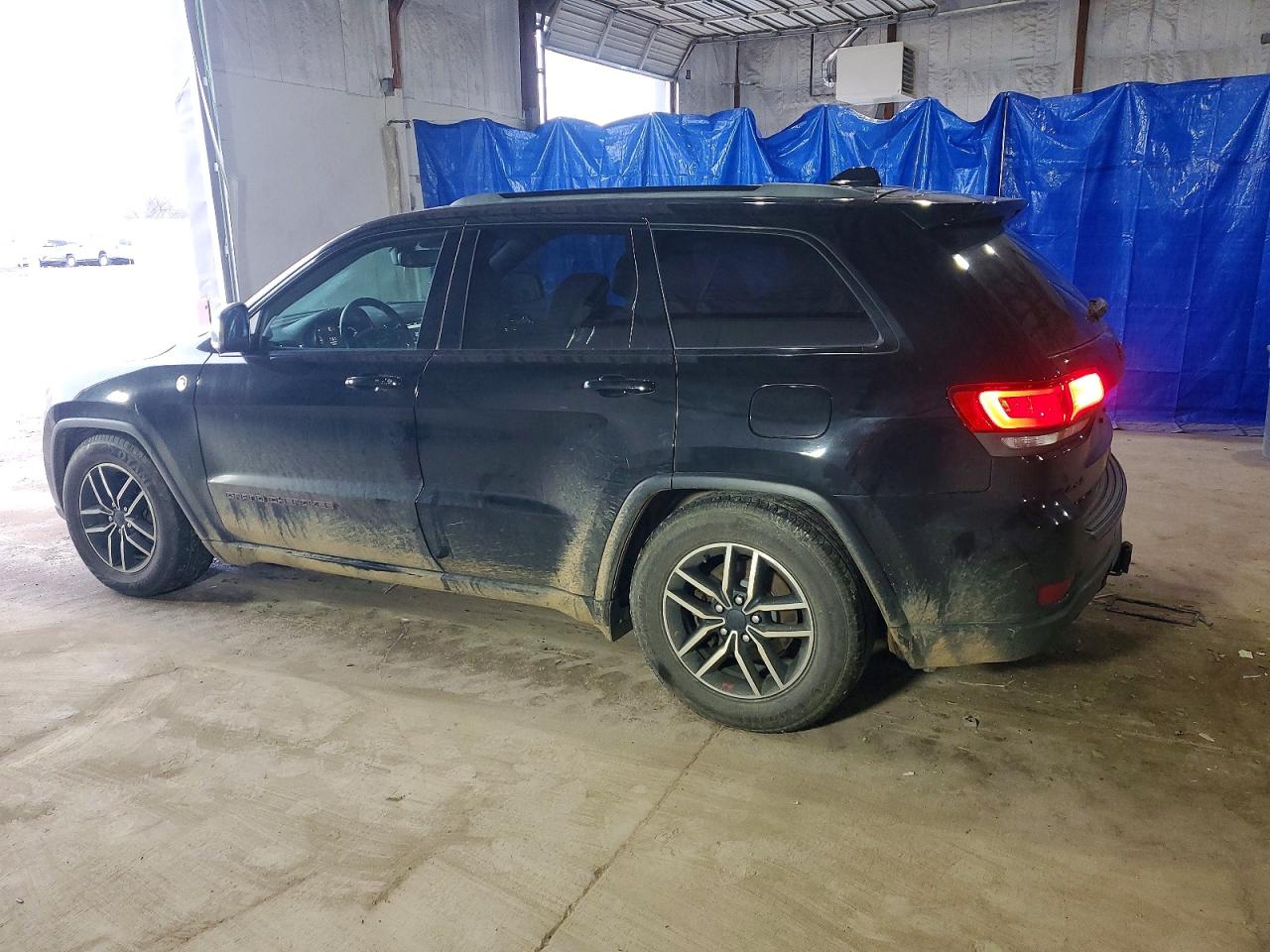 2020 JEEP GRAND CHEROKEE TRAILHAWK photo 2