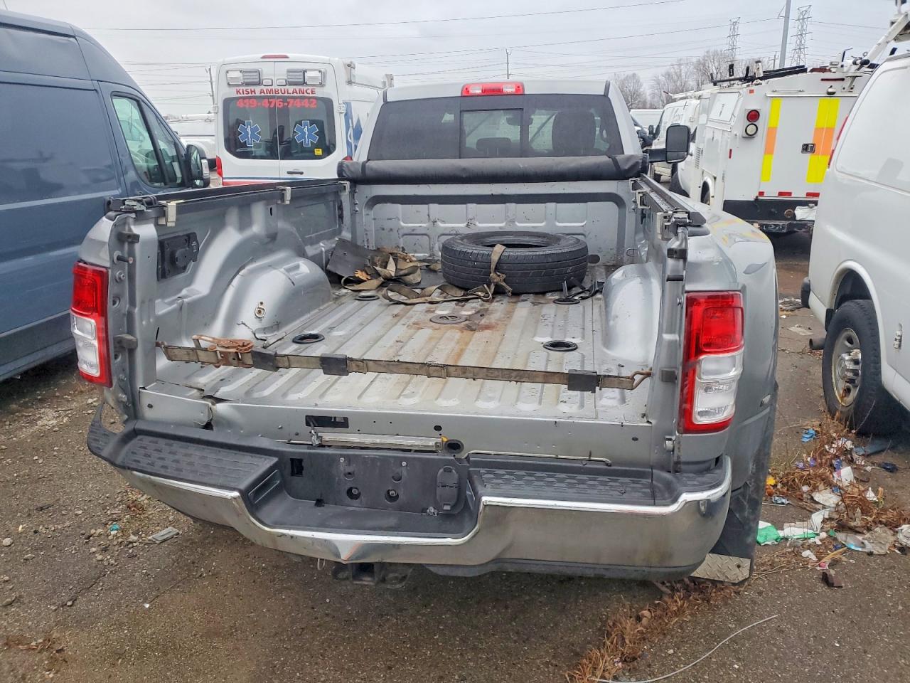 2022 RAM 3500 TRADESMAN photo 6
