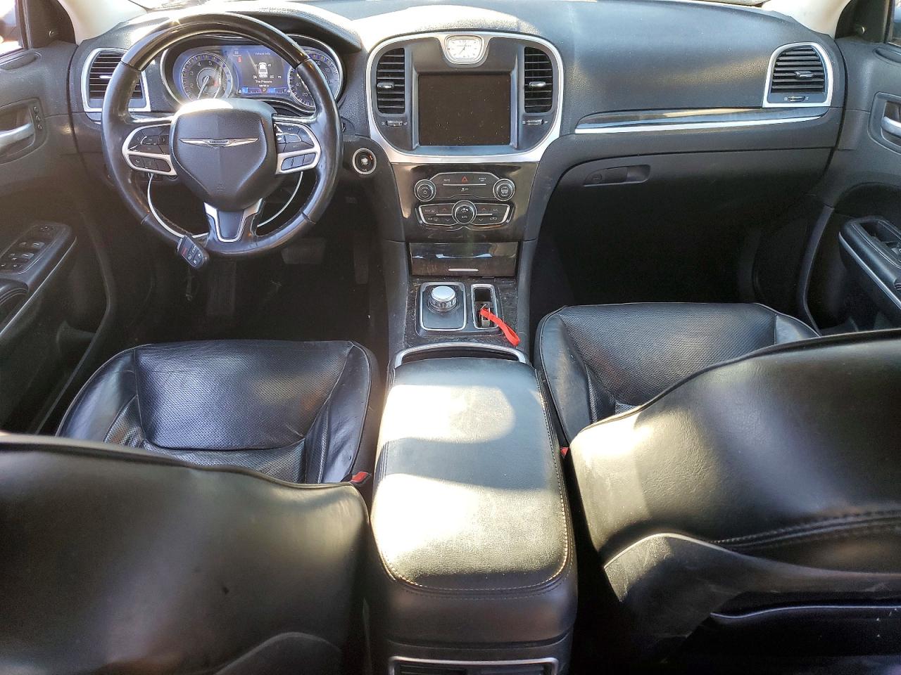 2020 CHRYSLER 300 photo 8