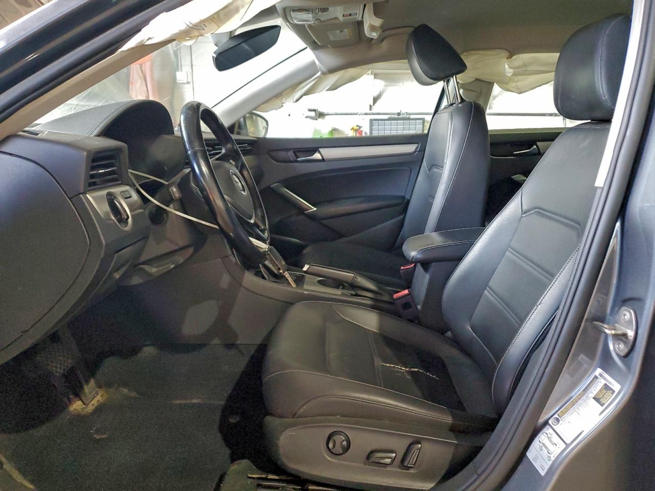 2020 VOLKSWAGEN PASSAT SE photo 13