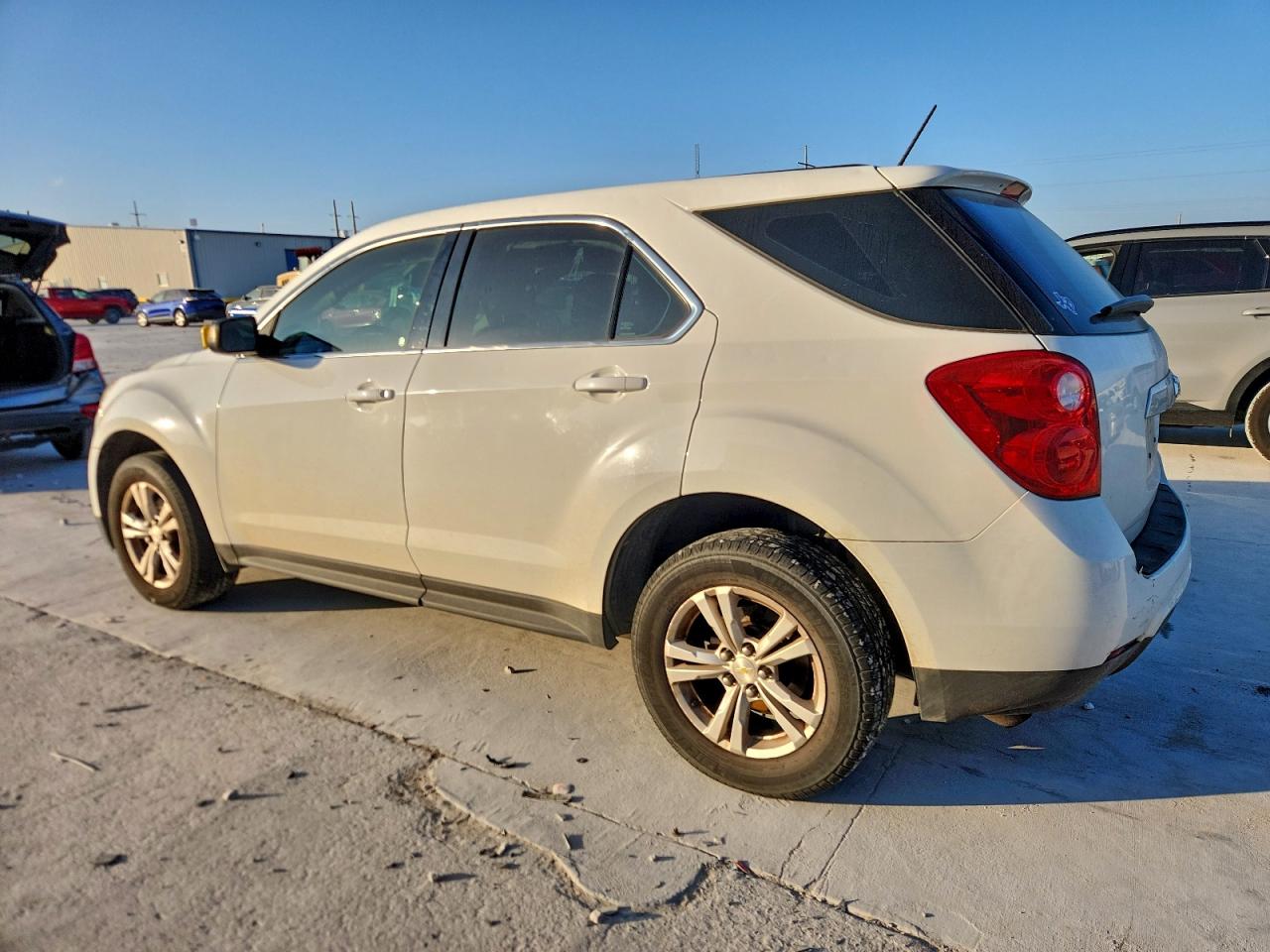 2015 CHEVROLET EQUINOX L photo 2