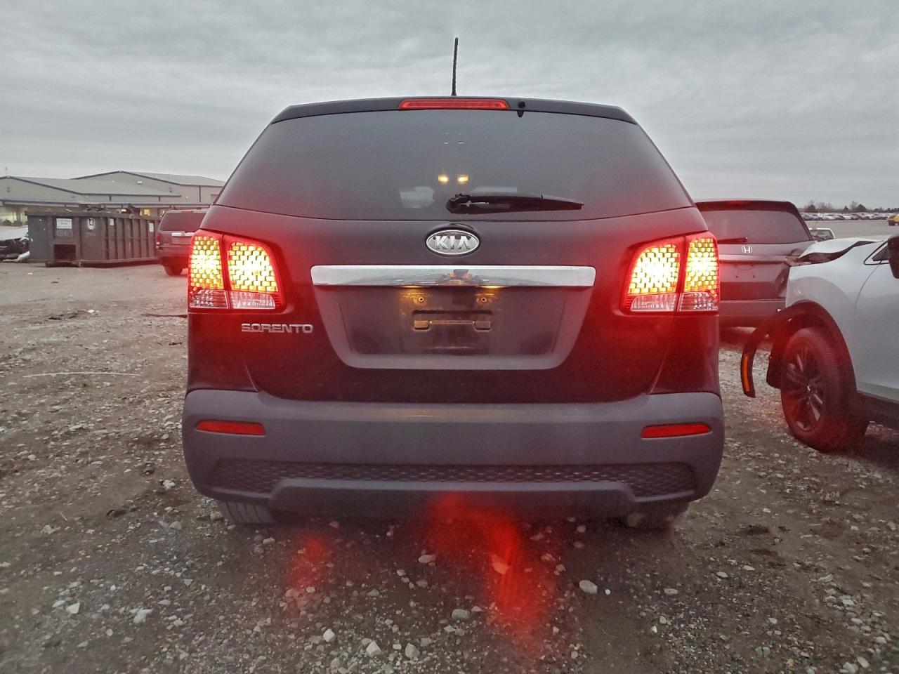 2011 KIA SORENTO BASE photo 6