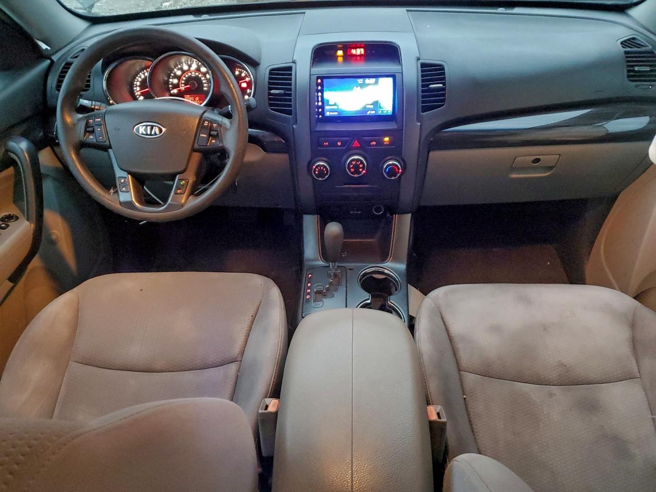 2011 KIA SORENTO BASE photo 8