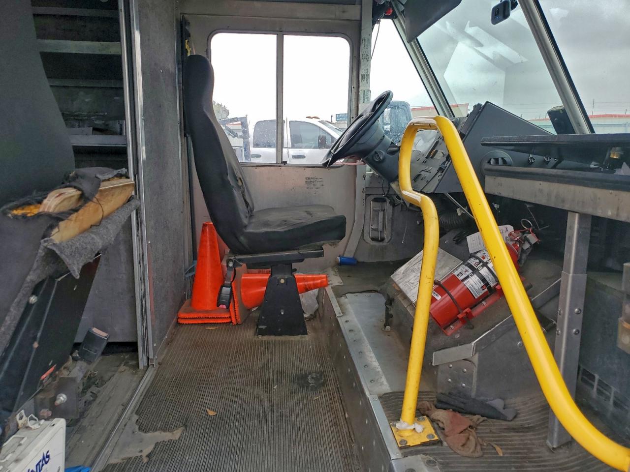 2015 FORD F59 photo 7
