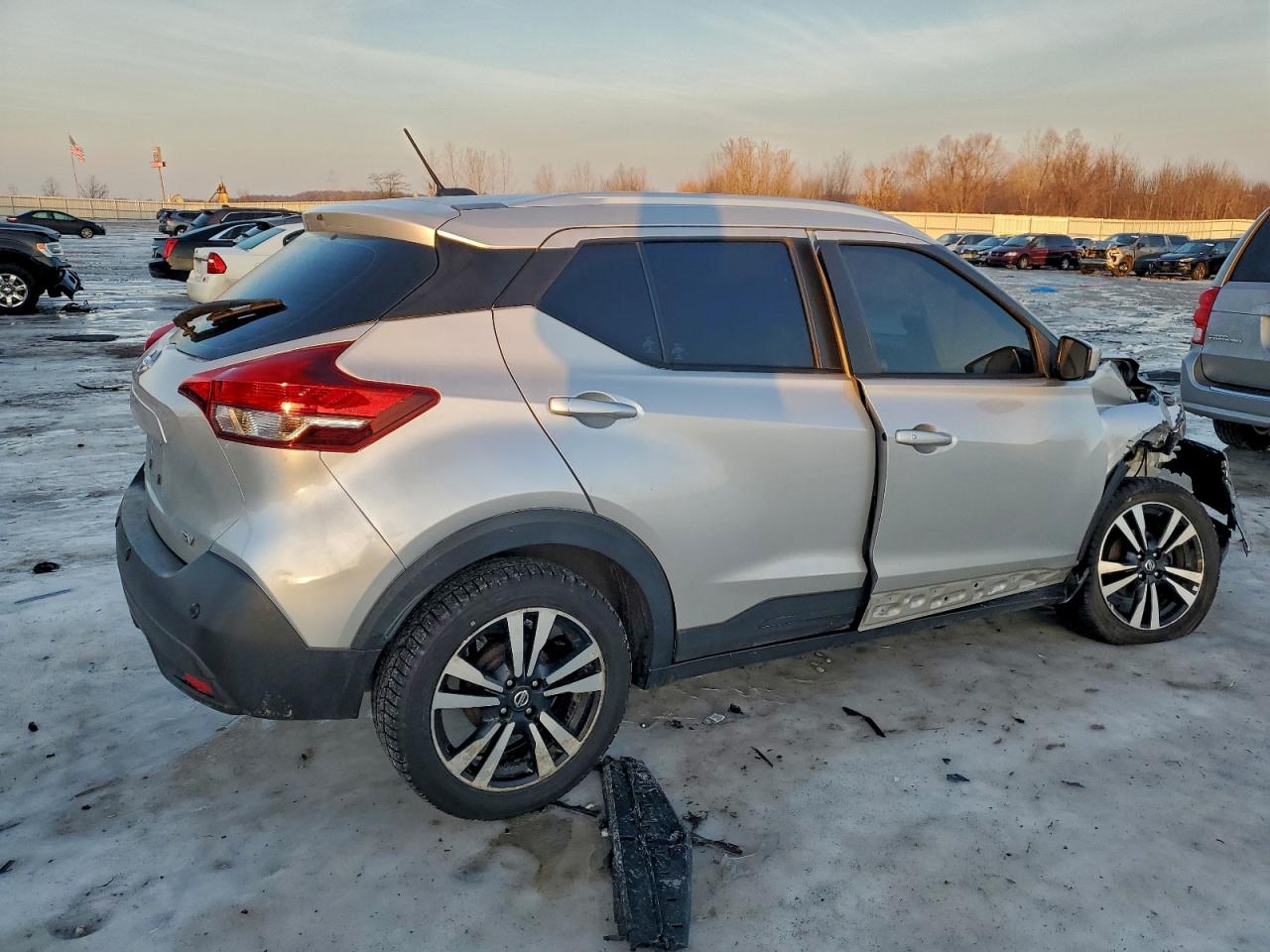2020 NISSAN KICKS SV photo 3