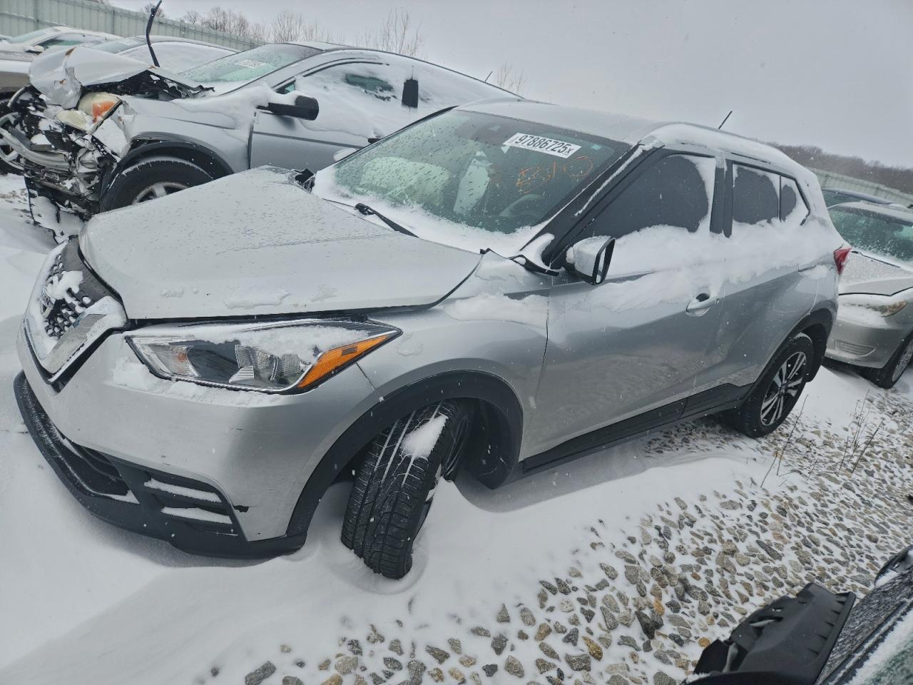 2020 NISSAN KICKS