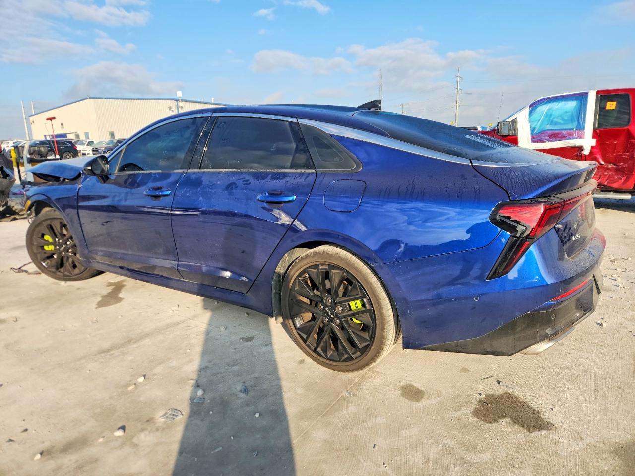 2025 KIA K5 GT photo 2
