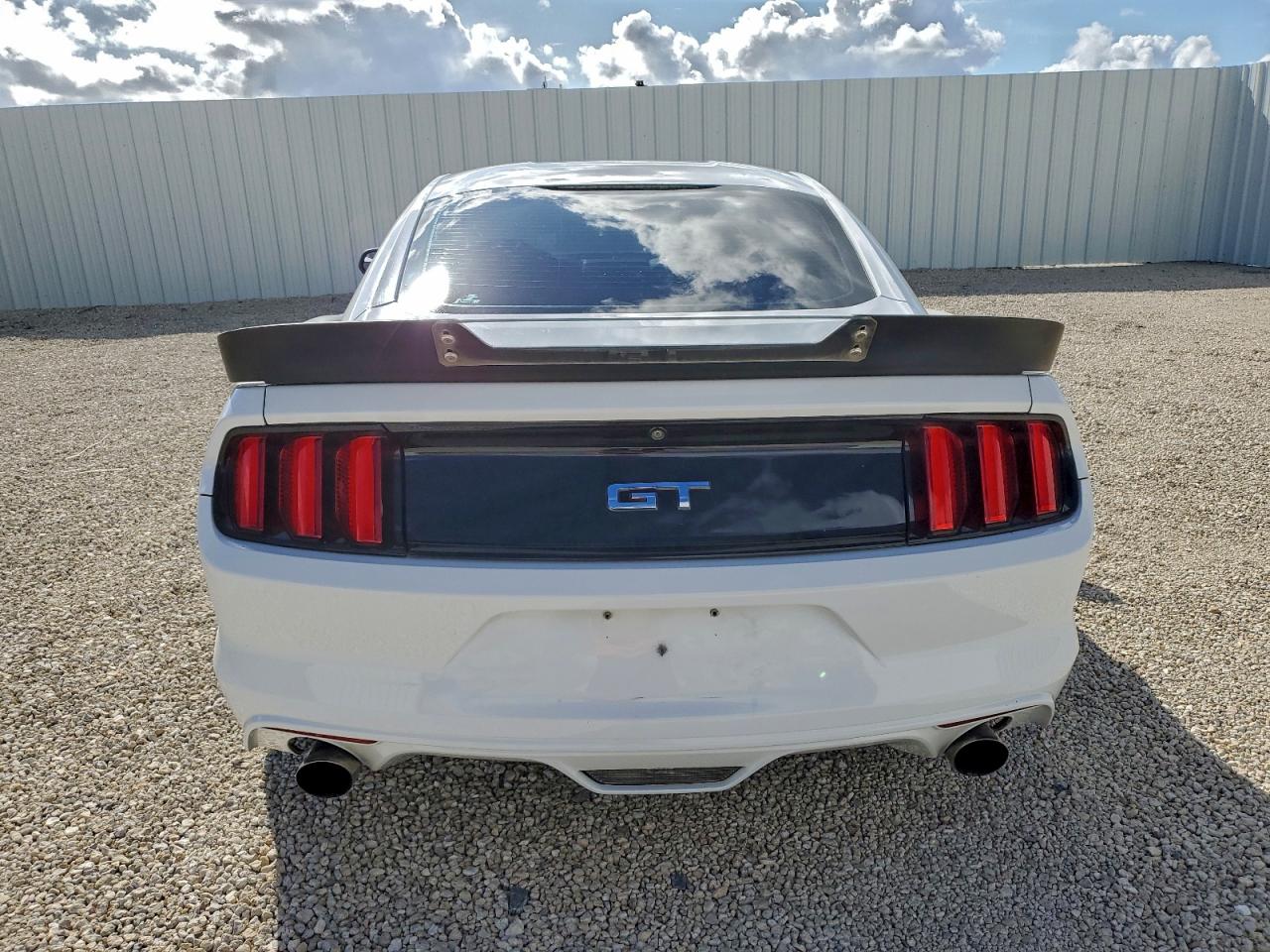 2017 FORD MUSTANG GT photo 6