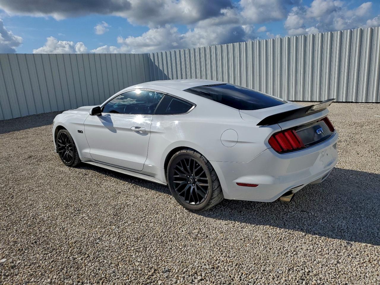 2017 FORD MUSTANG GT photo 2