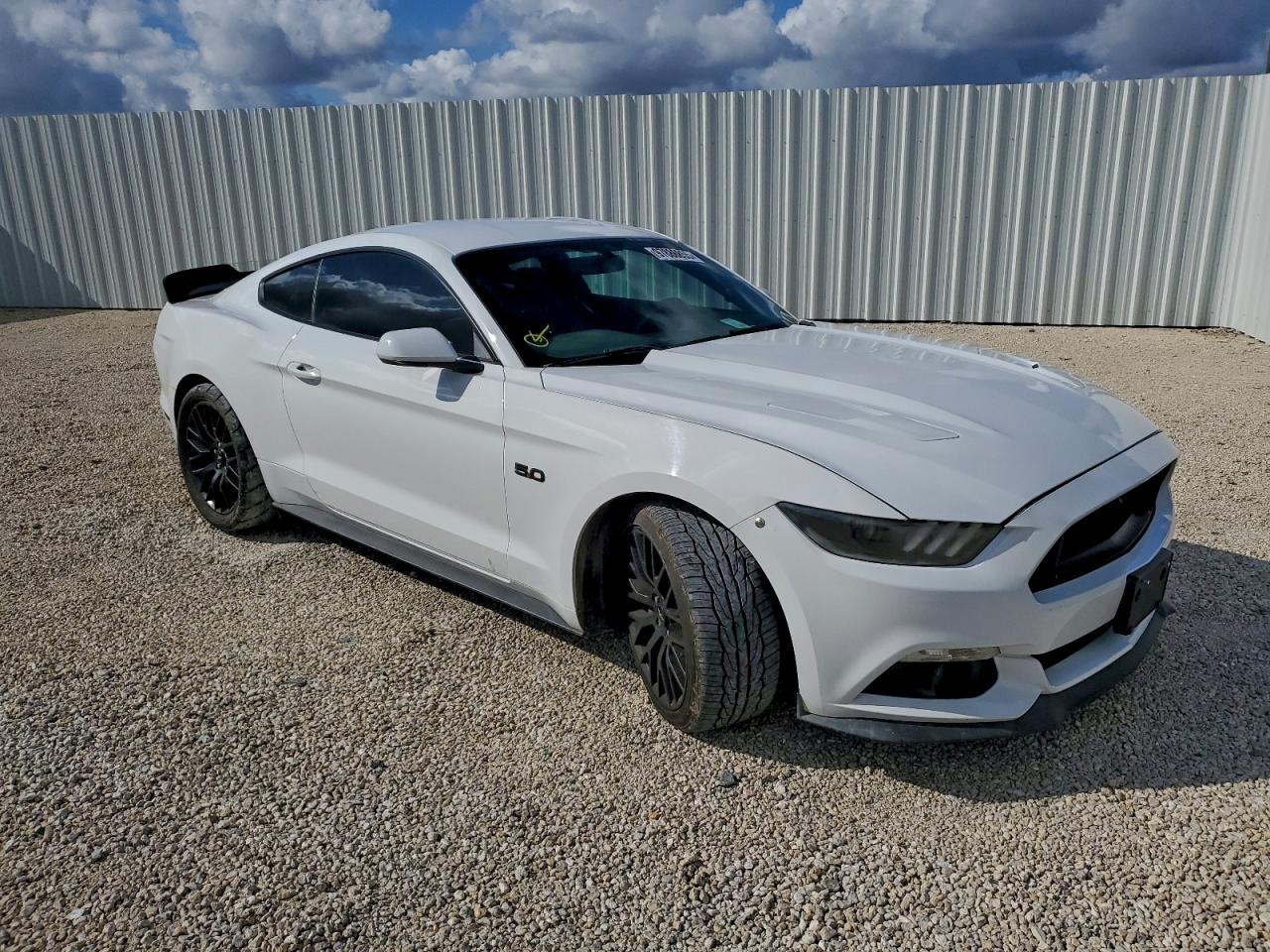 2017 FORD MUSTANG GT photo 4