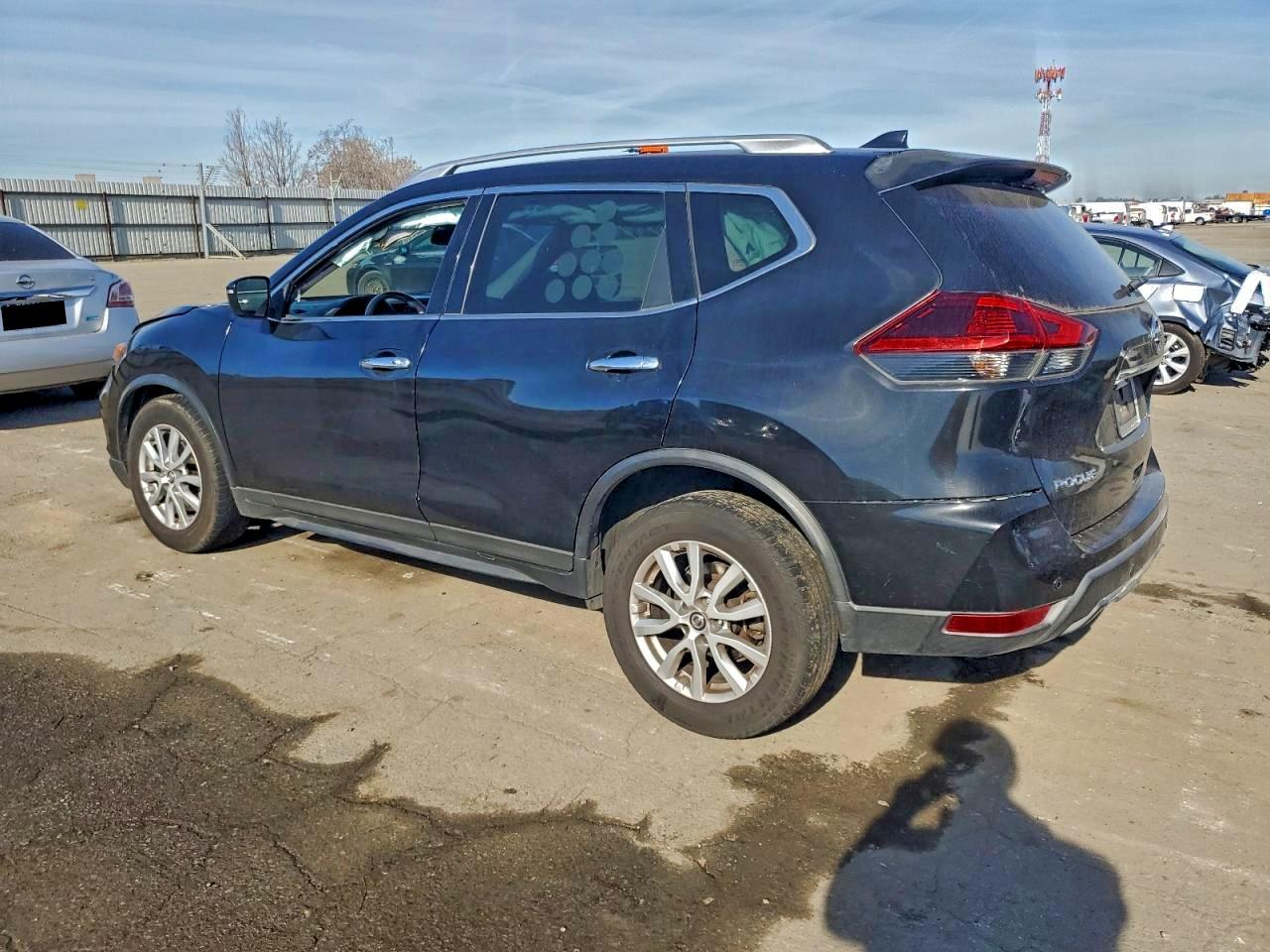 2019 NISSAN ROGUE S photo 2