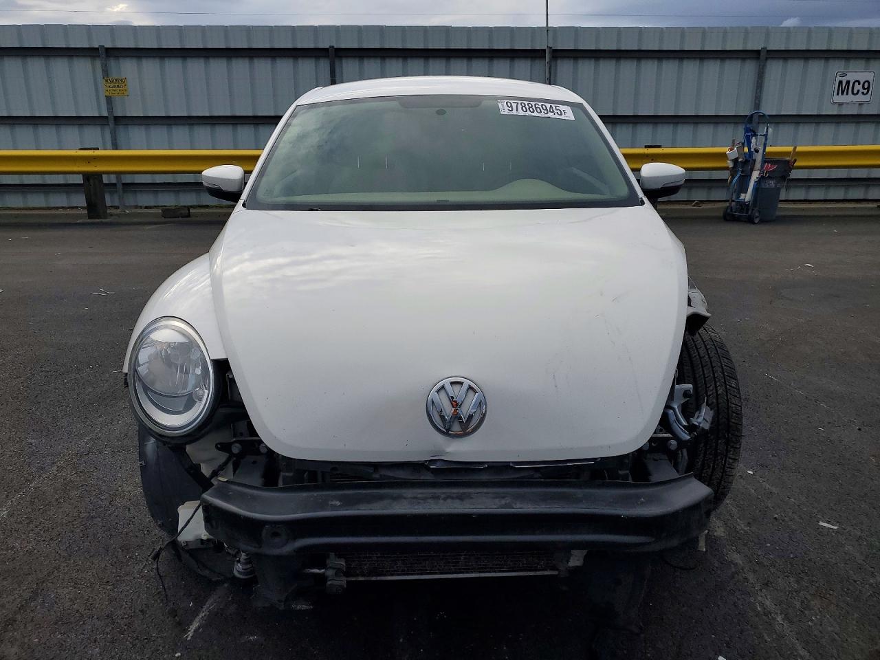 2014 VOLKSWAGEN BEETLE photo 5