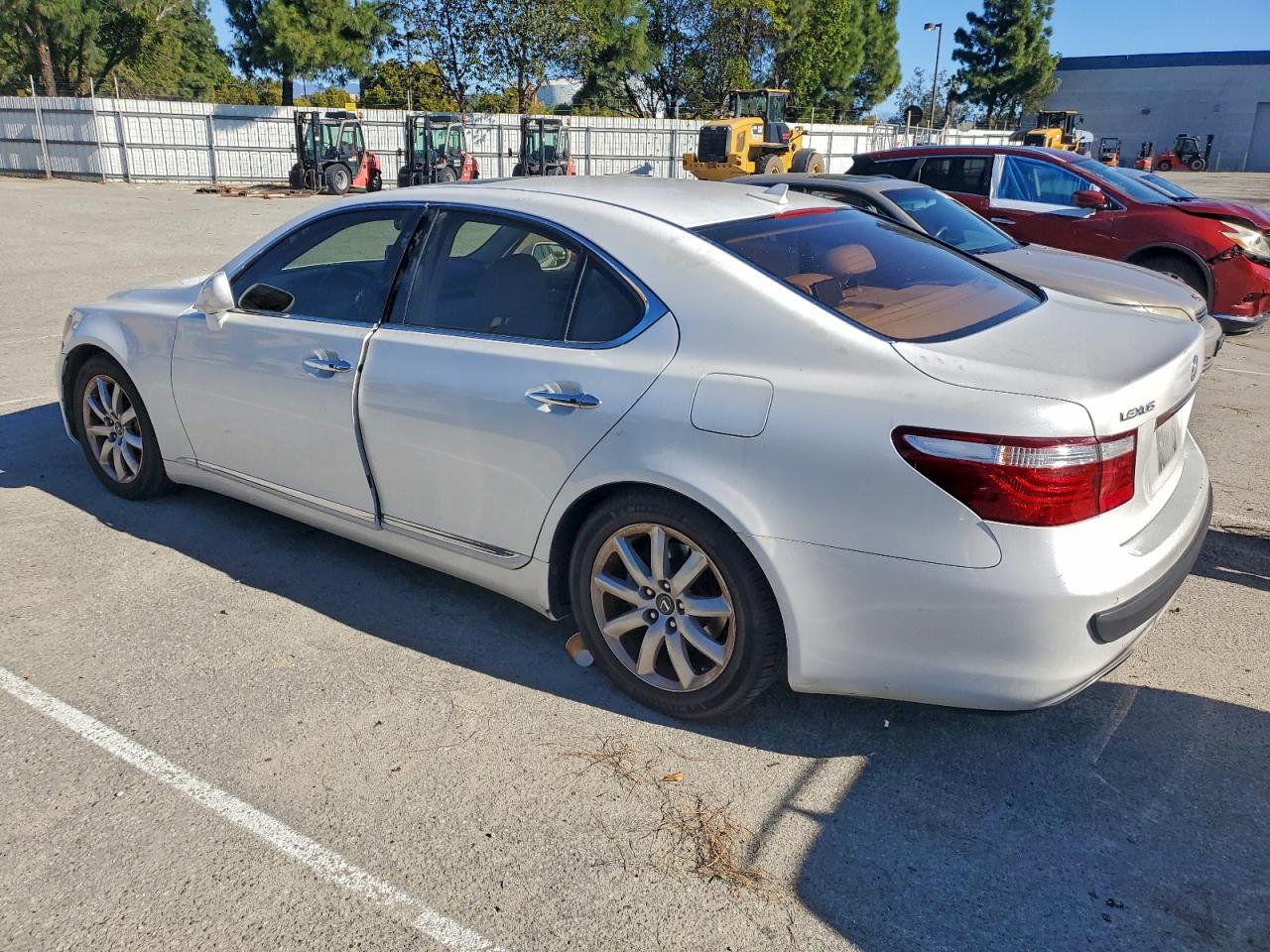 2007 LEXUS LS 460 photo 2