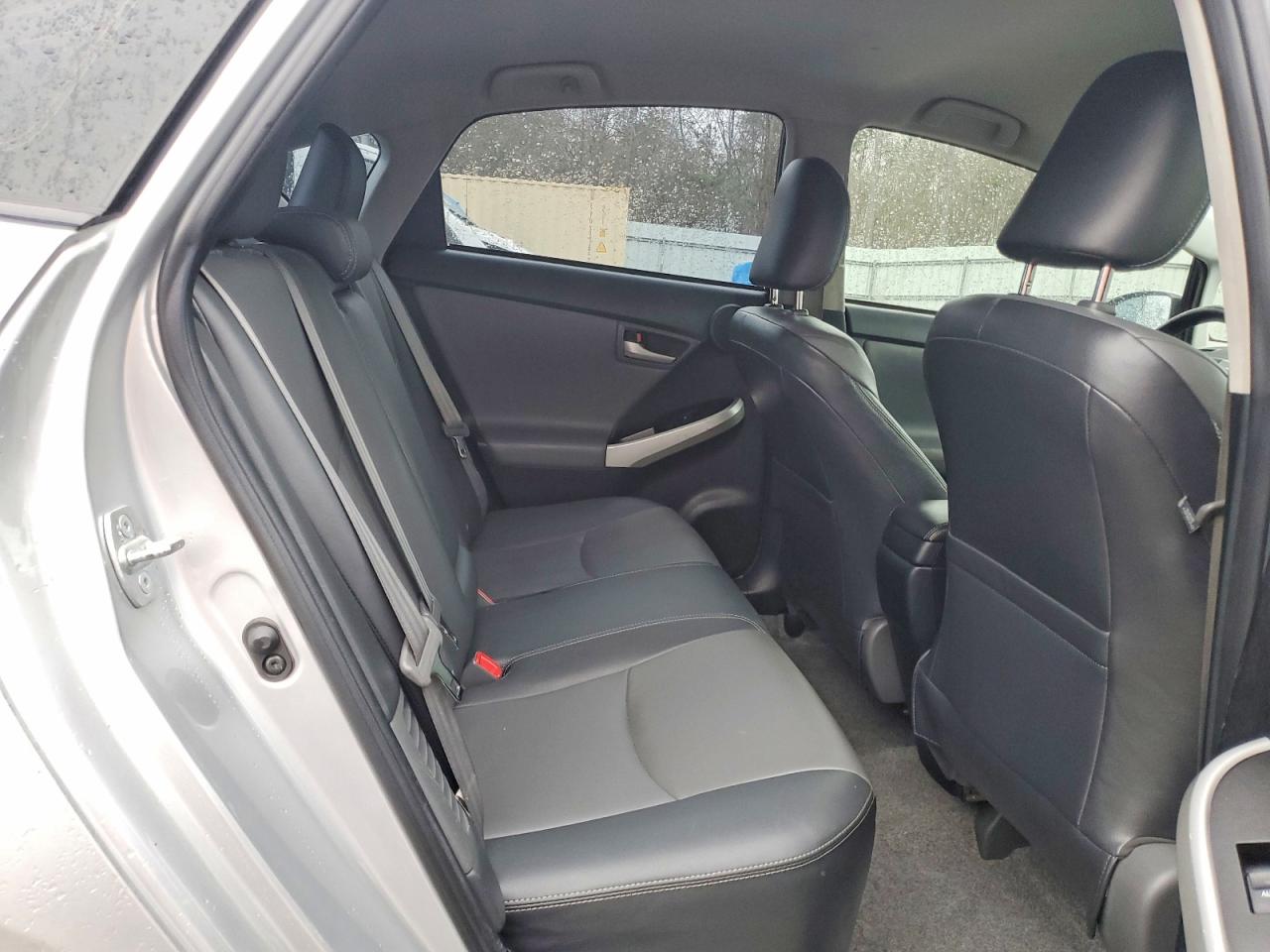 2014 TOYOTA PRIUS photo 10