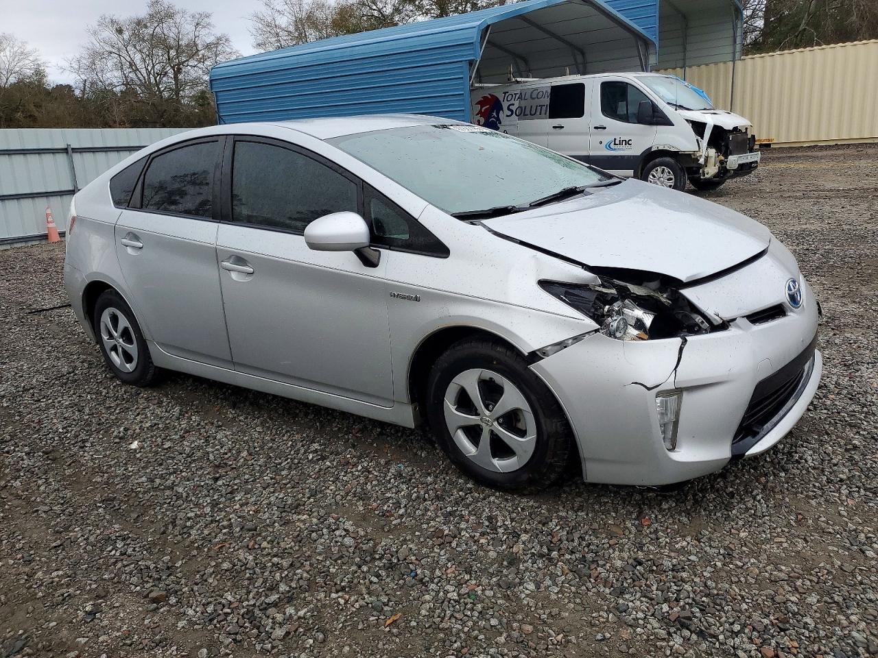 2014 TOYOTA PRIUS photo 4