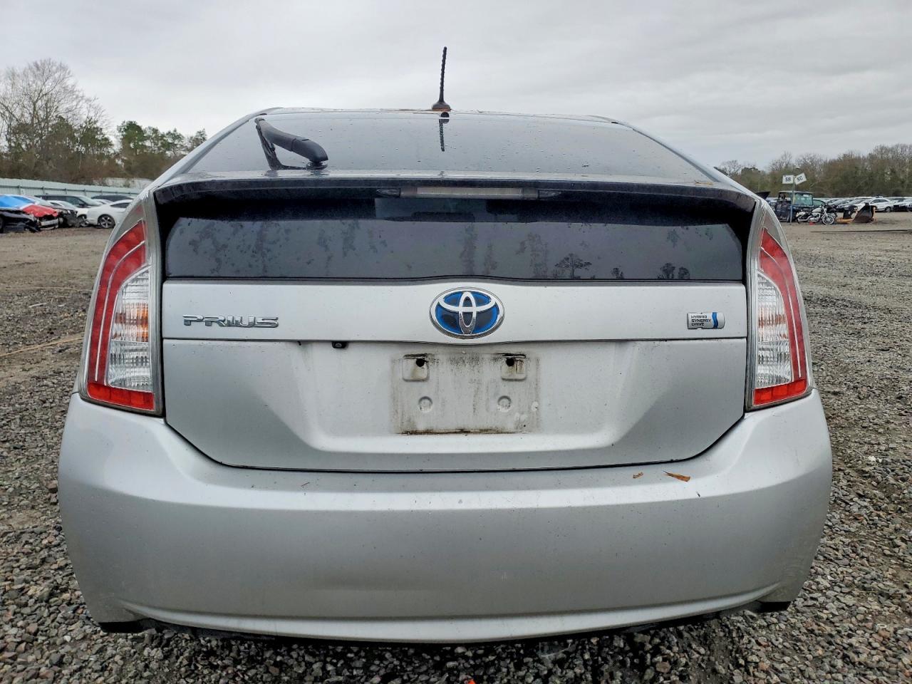 2014 TOYOTA PRIUS photo 6