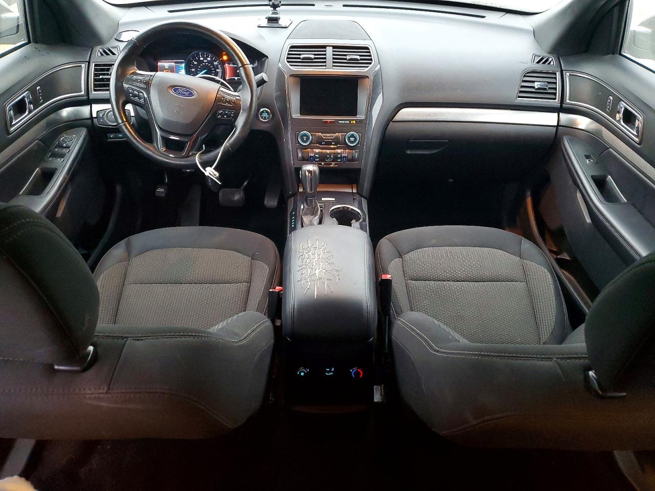 2018 FORD EXPLORER XLT photo 8